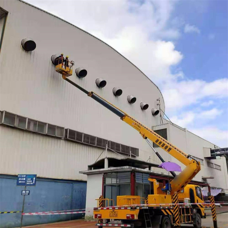 麻城高空作业车出租服务：专业广告牌安装解决方案