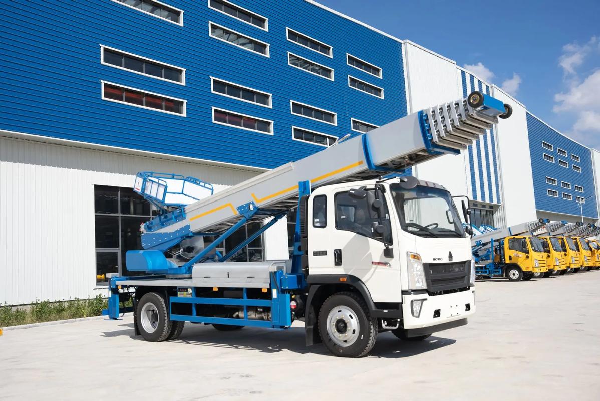 麻城出租云梯车高空作业车 建筑垃圾搬运